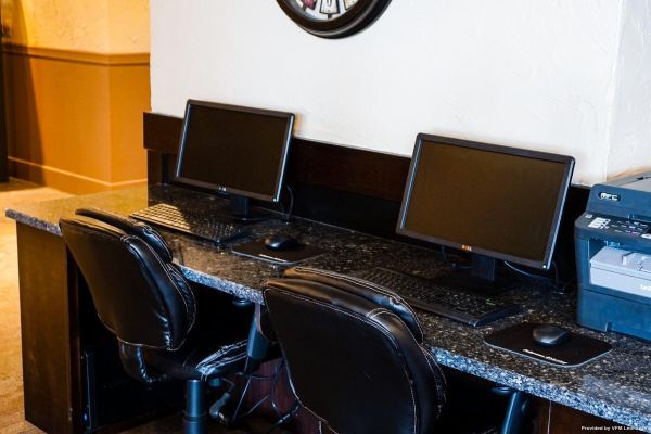 Boarders Inn & Suites and Conference Center (Grand Island)